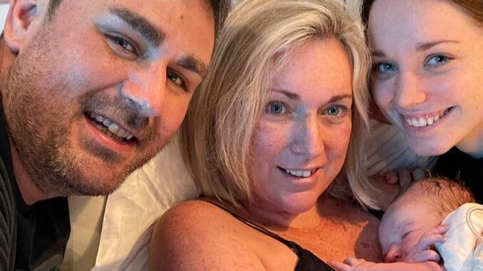 Queensland Hospital verbood moeder haar pasgeboren baby te zien totdat ze een negatieve Covid-test kreeg