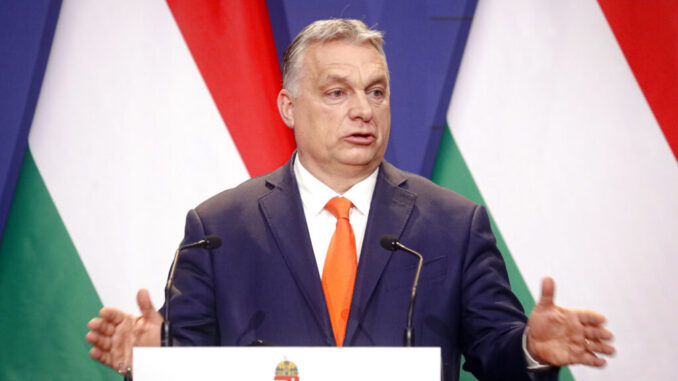 Hongaarse premier waarschuwt dat het westen zichzelf onderwerpt aan “zelfmoordgolven van achteruitgang”